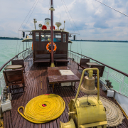 Csobánc nosztalgiahajó nyitott fedélzet