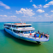 Szent Miklós motoros a Balatonon