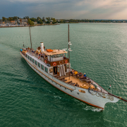 Kelén sétahajó a Balatonon