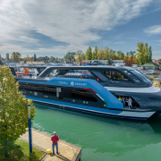 Tomaj katamarán a Balatonon