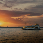 Badacsony motoros a naplementében