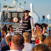 Gyerekhajó a Keszthely motoros fedélzetén