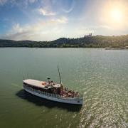 Csobánc sétahajó a Balatonon