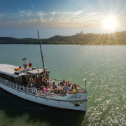 Csobánc sétahajó a Balatonon