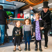 Halloween hajó gyerekekkel