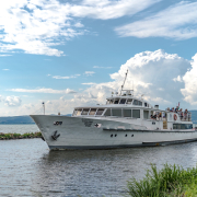 Hévíz motoros hajó a Balatonon