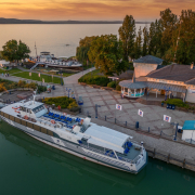 Balatonboglár Hajóállomás Földvár hajó