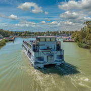 Balatonboglár Hajóállomás Badacsony katamarán
