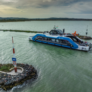 Komp érkezése Szántódrévbe