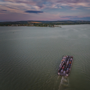 Komp a Balatonon