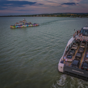 Kompok a Balatonon