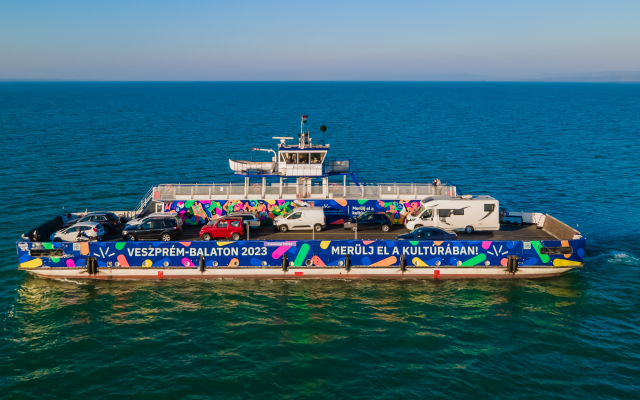 Széchenyi István komp a Balatonon