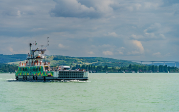 Komp a Balatonon