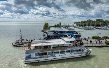 Tomaj és Siófok katamarán Badacsonyban