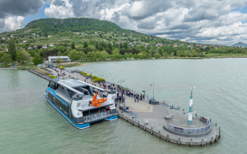 Tomaj katamarán Badacsonyban