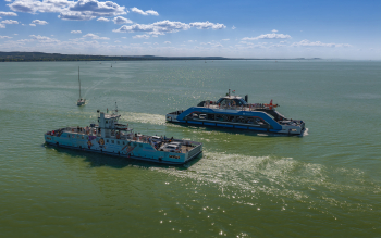 Kompok a Balatonon